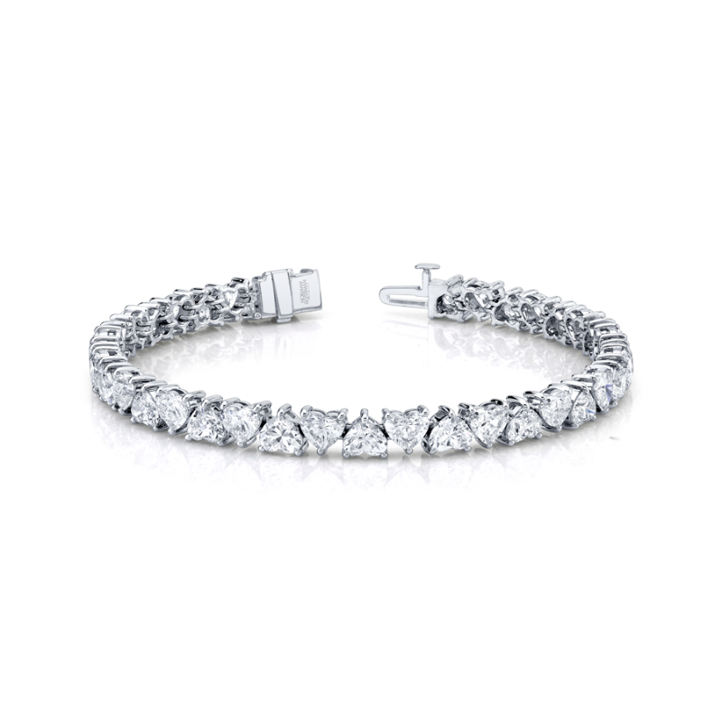 15.86 Carat 18K White Gold Heart Shape Straight Line Bracelet